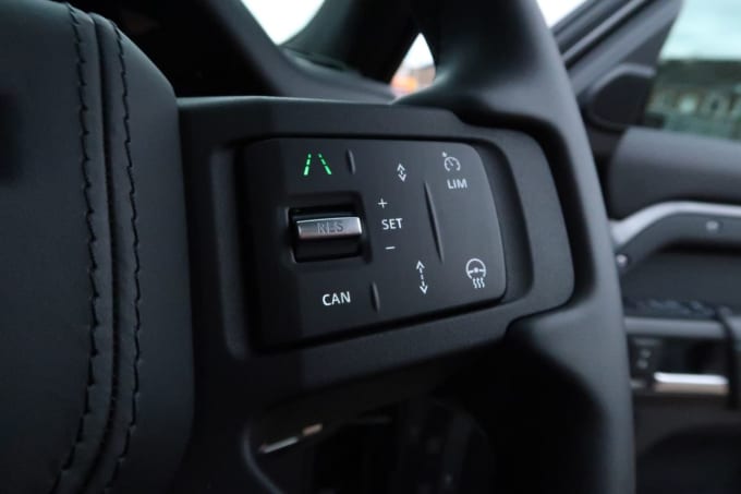 2025 Land Rover Defender