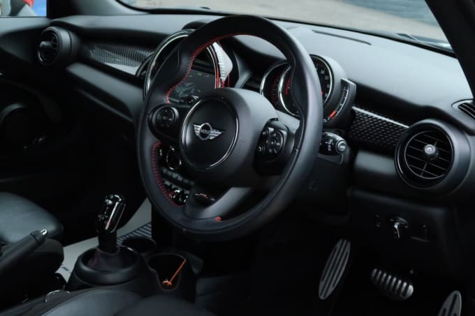 2018 Mini Hatch