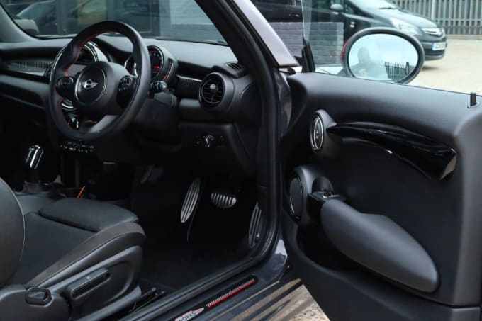 2018 Mini Hatch