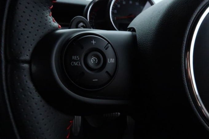 2018 Mini Hatch