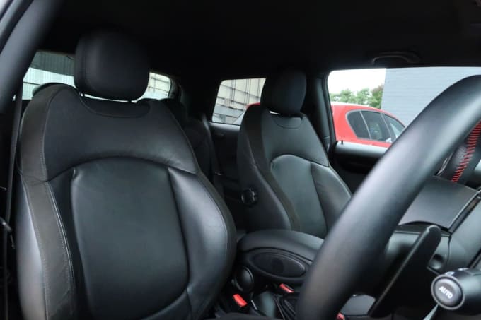 2018 Mini Hatch