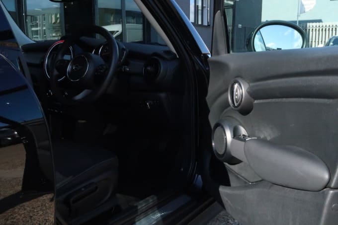 2019 Mini Hatch