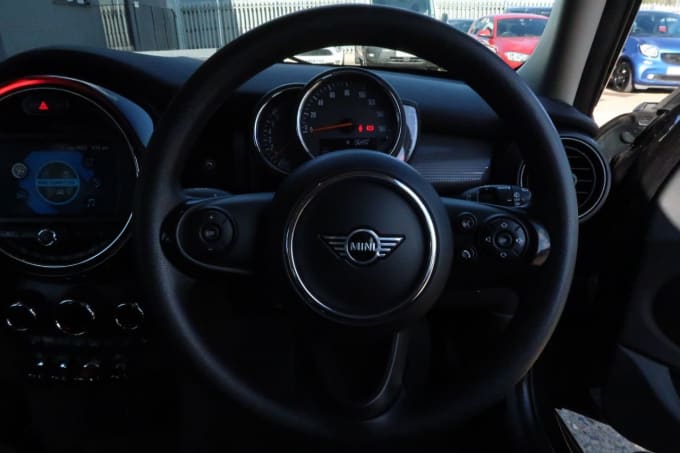 2019 Mini Hatch