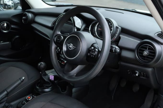 2025 Mini Hatch