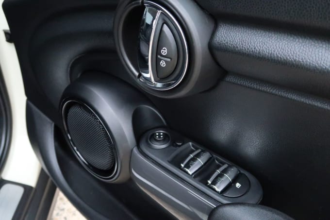 2025 Mini Hatch