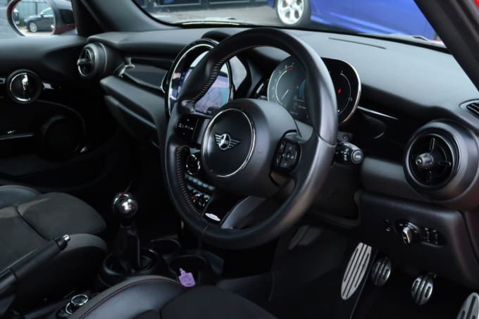 2025 Mini Hatch