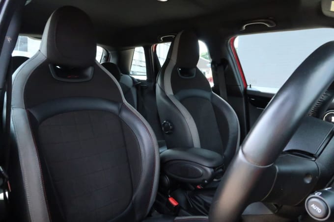 2025 Mini Hatch