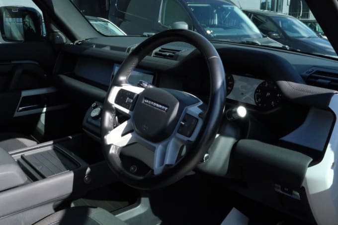 2025 Land Rover Defender