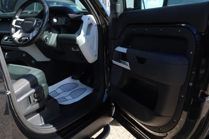 2025 Land Rover Defender