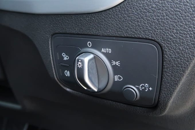 2025 Audi Sq2