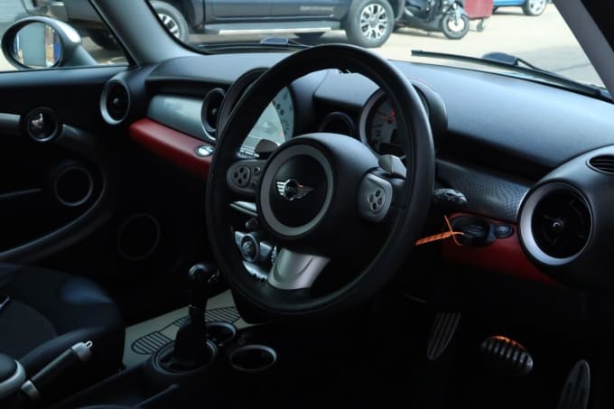 2025 Mini Hatch
