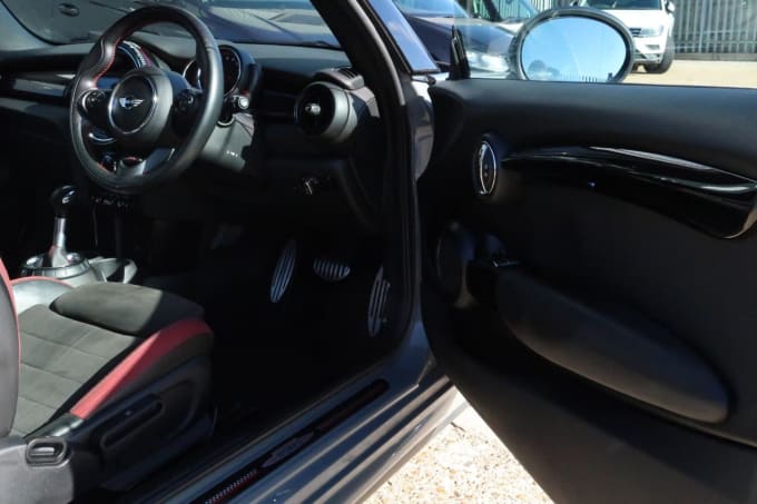 2025 Mini Hatch
