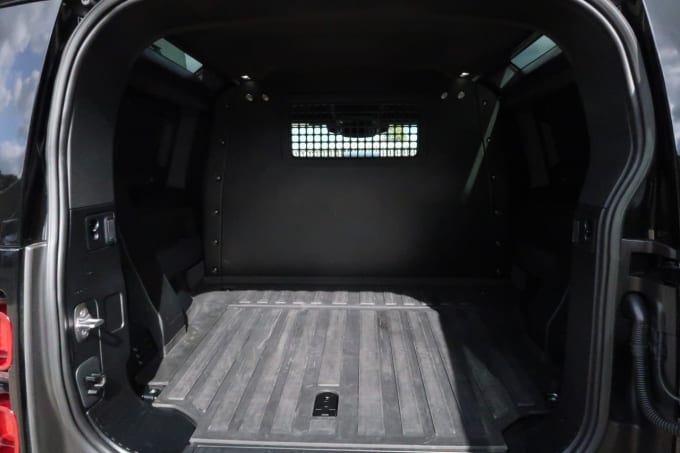 2025 Land Rover Defender