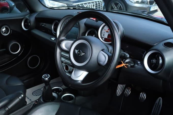 2025 Mini Hatch