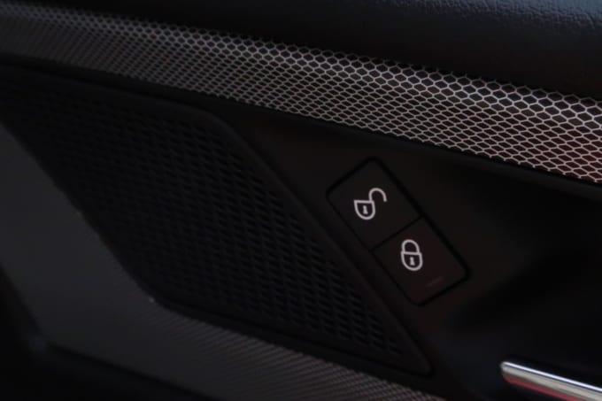 2019 Jaguar Xe