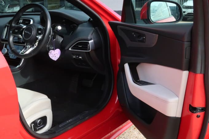 2019 Jaguar Xe