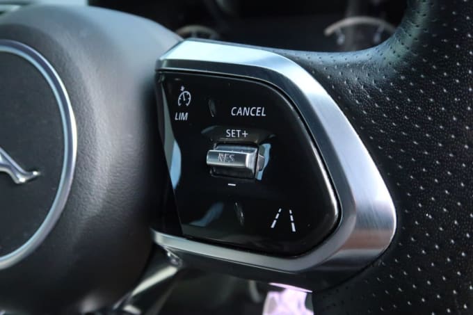 2019 Jaguar Xe