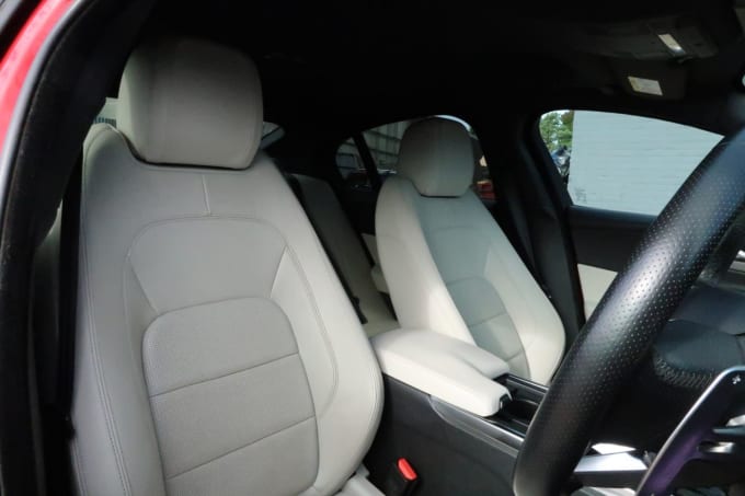 2019 Jaguar Xe