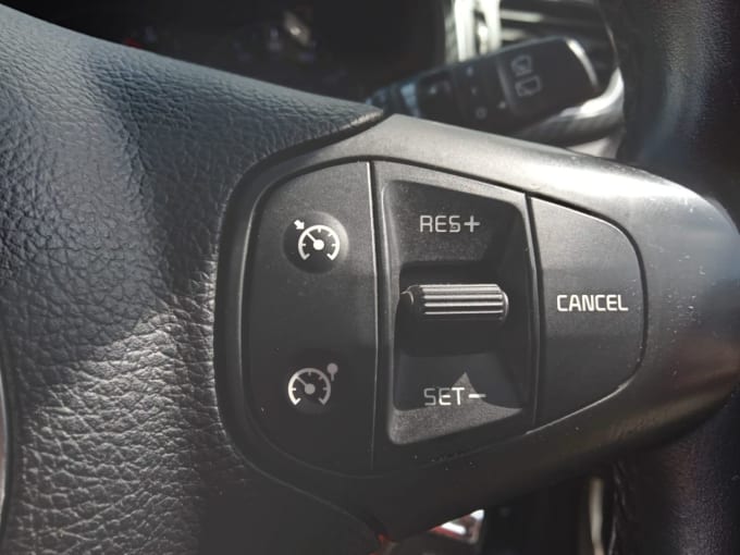 2025 Kia Carens