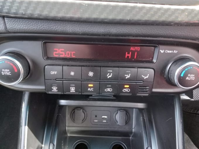 2025 Kia Carens