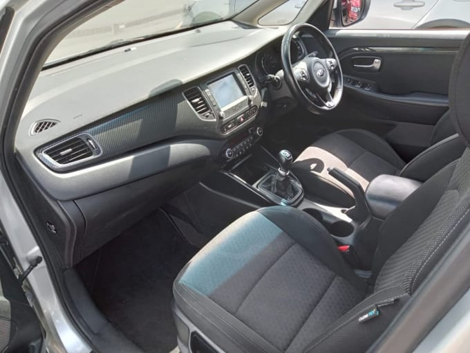 2025 Kia Carens