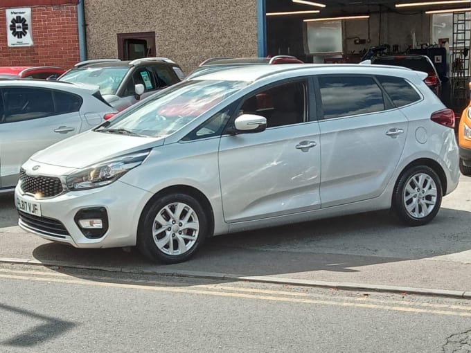 2025 Kia Carens