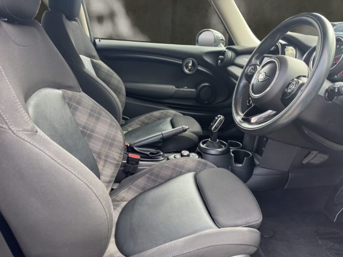 2025 Mini Hatch