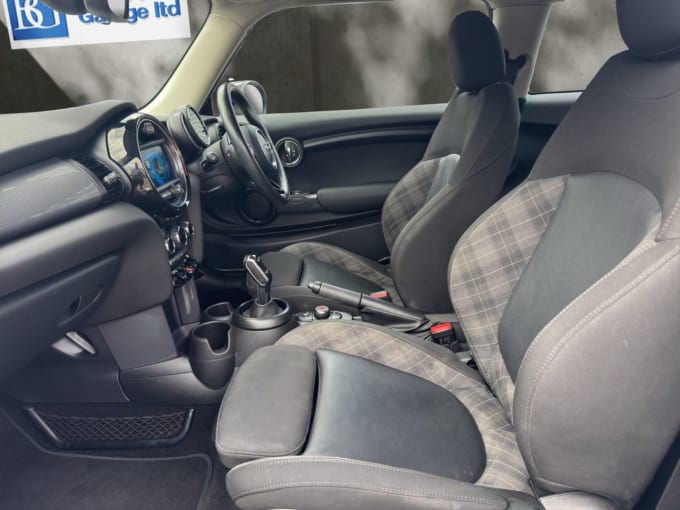 2025 Mini Hatch