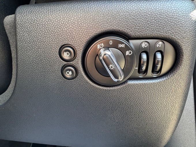 2025 Mini Hatch