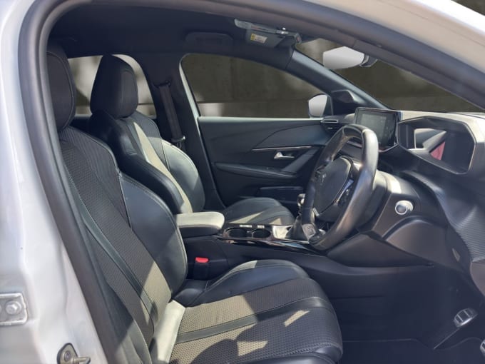 2025 Peugeot 208