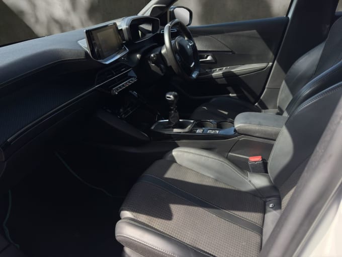 2025 Peugeot 208