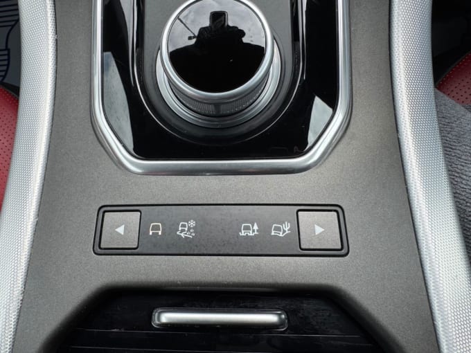 2025 Land Rover Range Rover Evoque