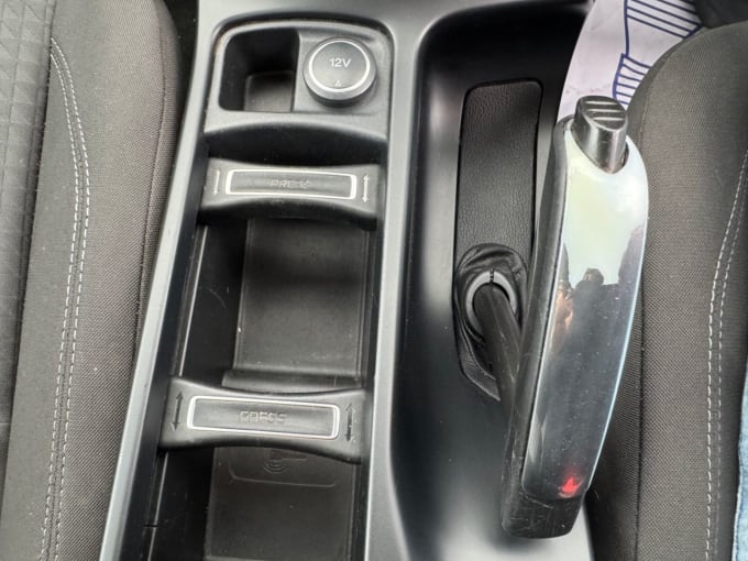 2025 Ford C-max