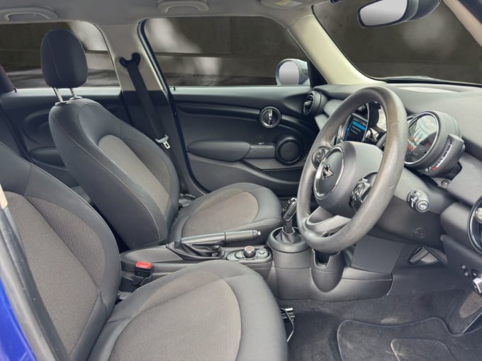 2025 Mini Hatch