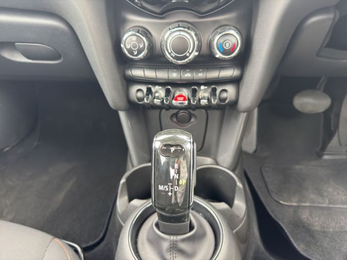 2025 Mini Hatch
