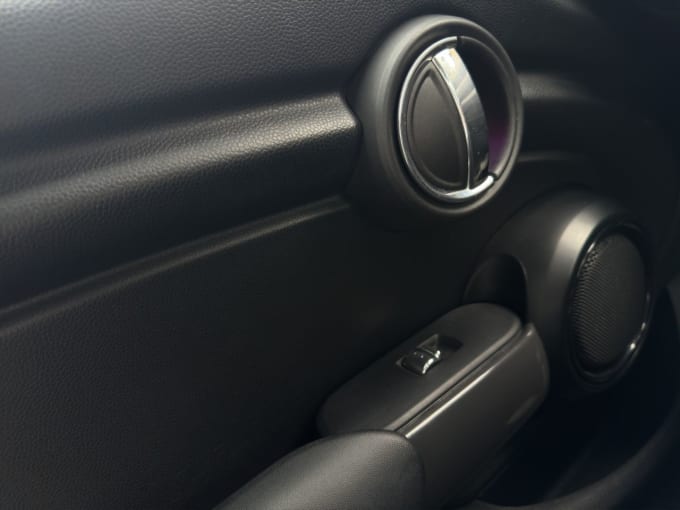 2025 Mini Hatch