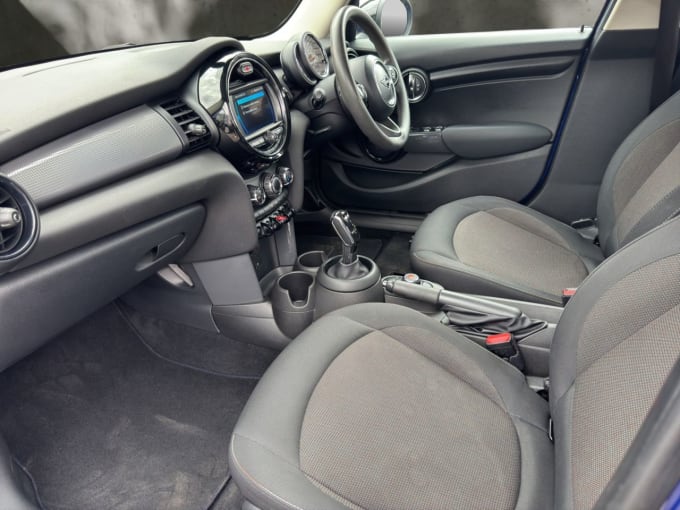 2025 Mini Hatch