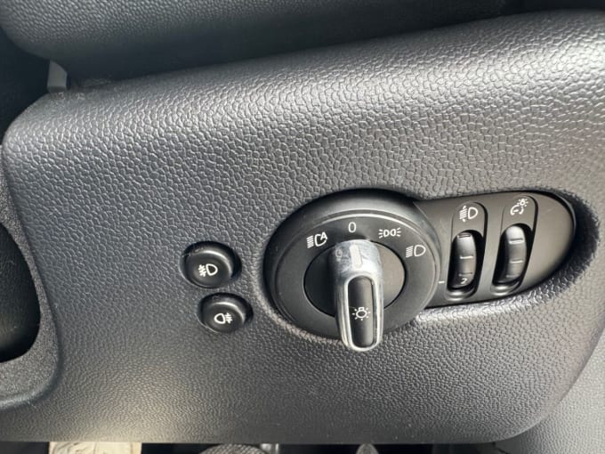 2025 Mini Hatch
