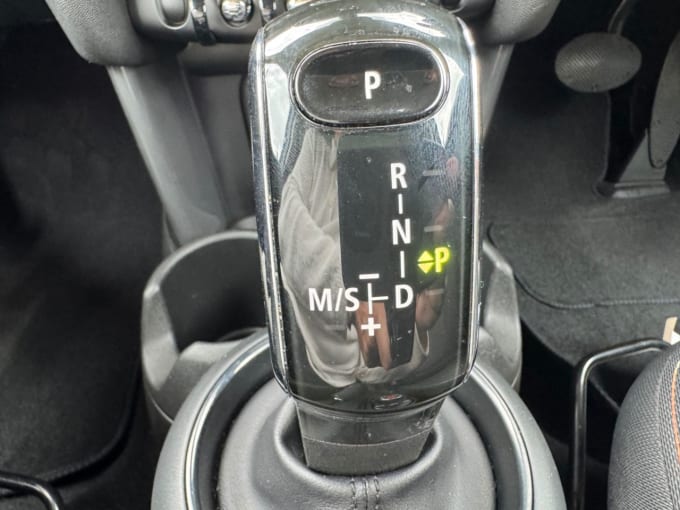 2025 Mini Hatch