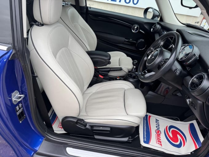 2025 Mini Hatch