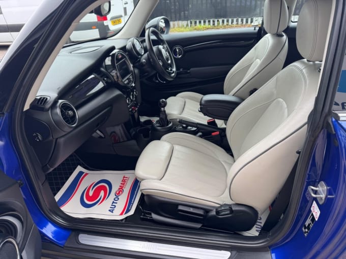 2025 Mini Hatch