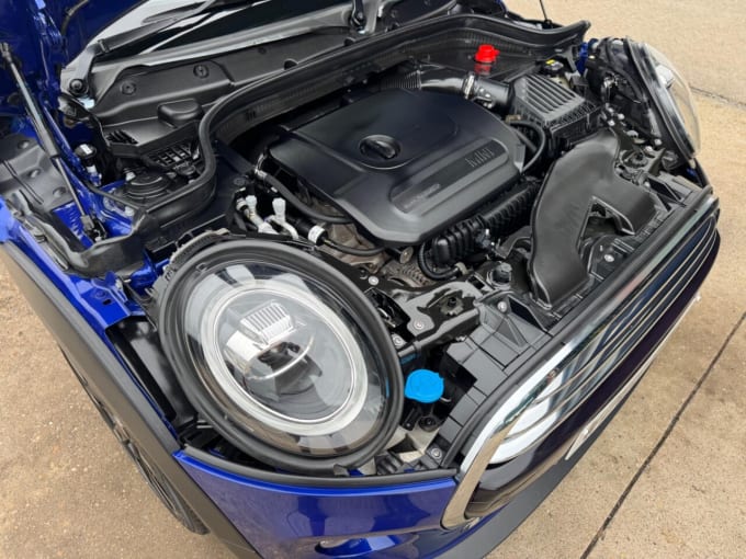 2025 Mini Hatch