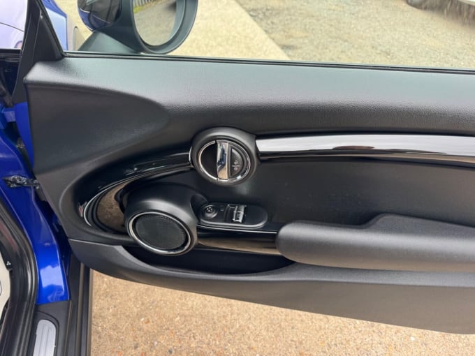 2025 Mini Hatch