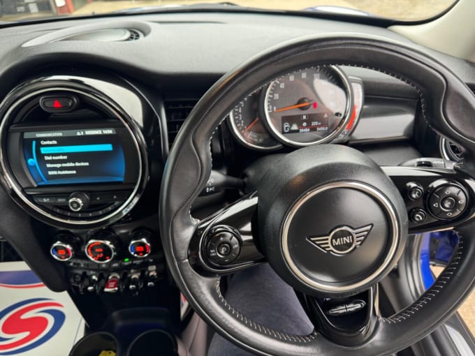 2025 Mini Hatch