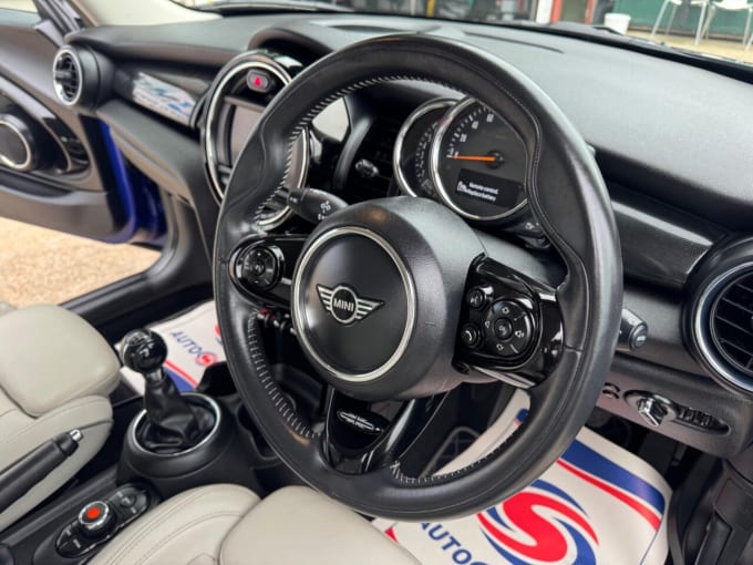 2025 Mini Hatch