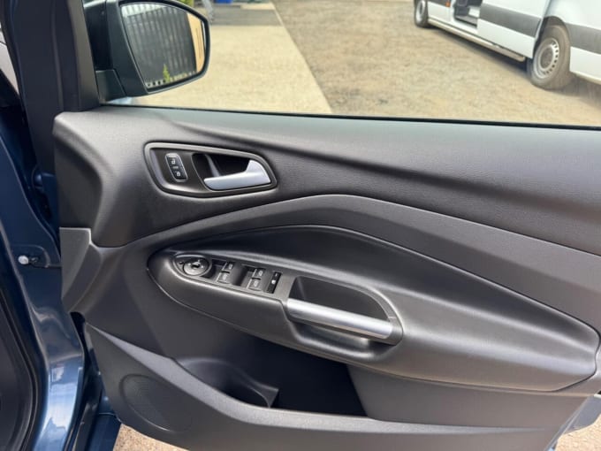 2025 Ford Kuga