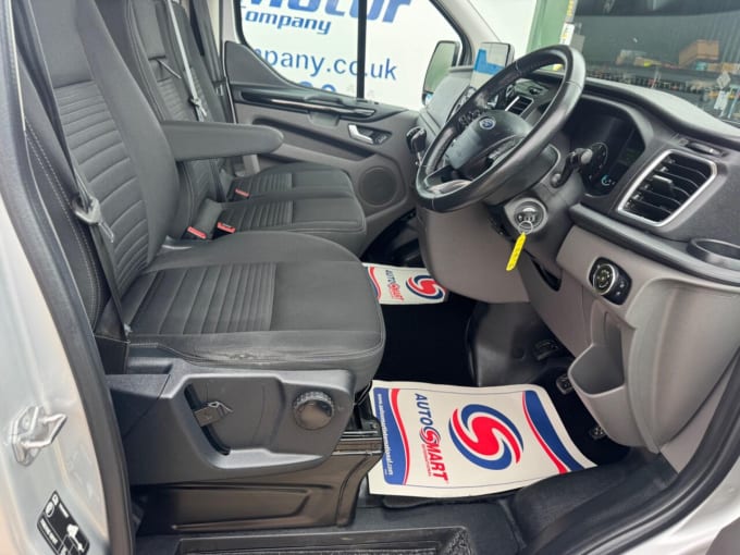 2025 Ford Transit Custom