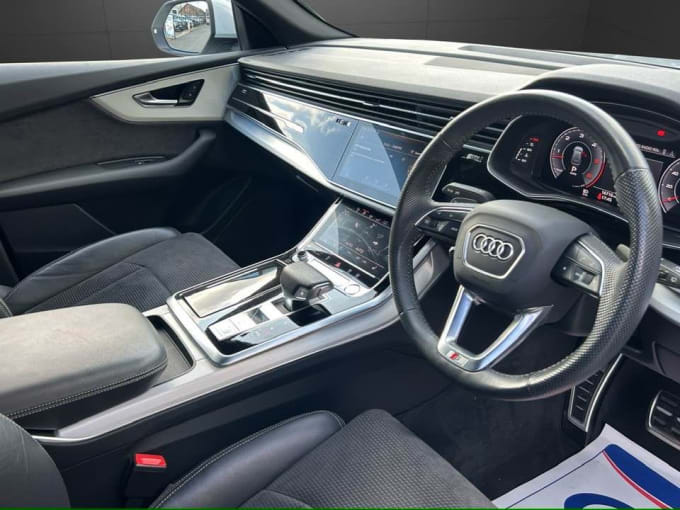 2025 Audi Q8