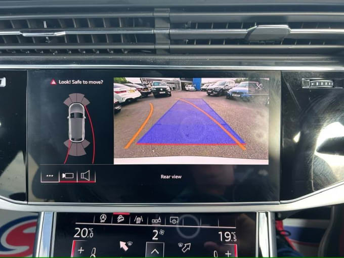 2025 Audi Q8