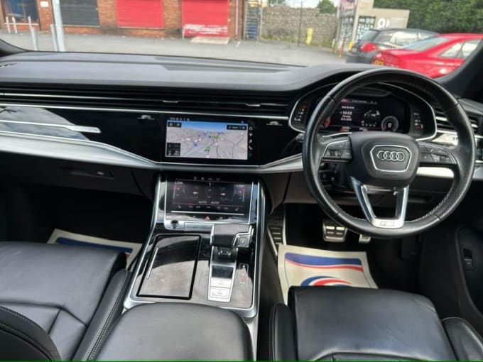 2025 Audi Q8